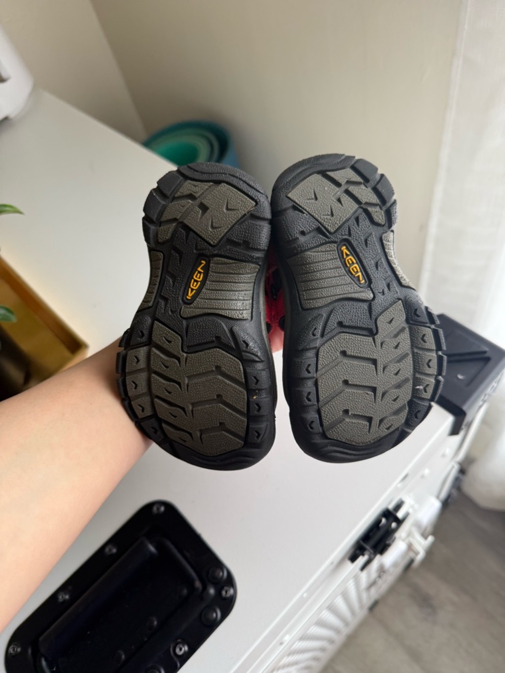 Keen Kids Red and Black Closed-Toe Adventure Sandals - Picture 4 of 5